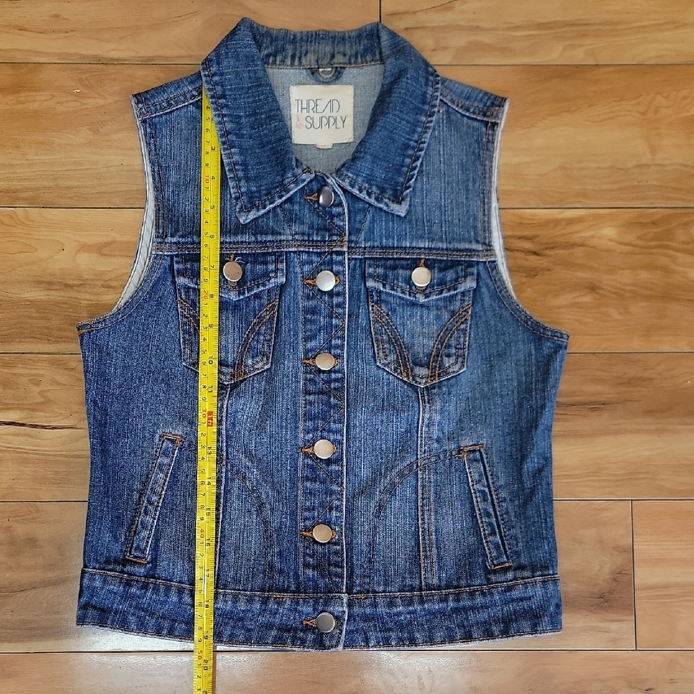 Thread & Supply Size MEDIUM Blue Womens Button Up Denim Vest With Pockets - Picture 5 of 11